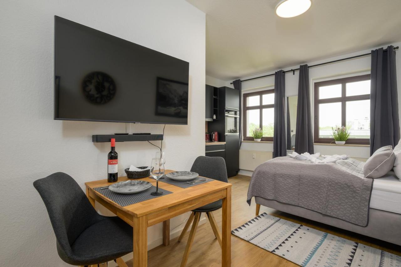 Sweethome - Zentral - Kueche & Parkplatz, Wifi Halle  Exterior photo