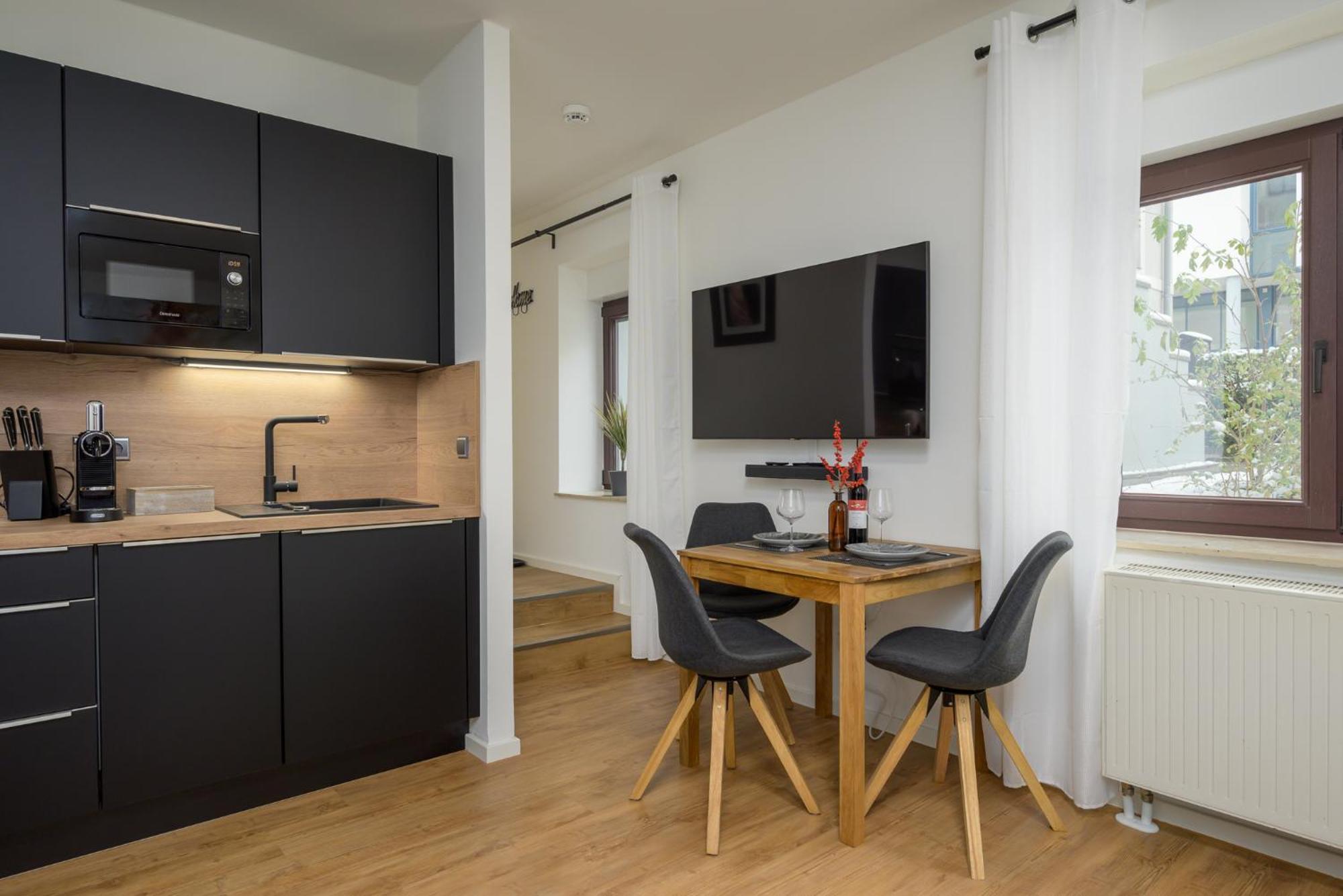 Sweethome - Zentral - Kueche & Parkplatz, Wifi Halle  Exterior photo