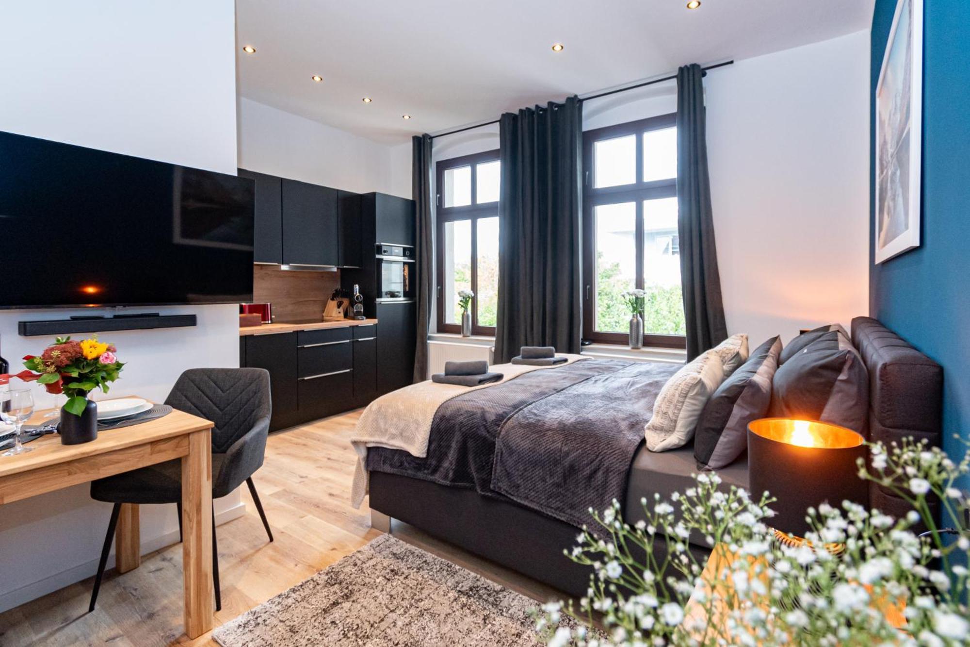 Sweethome - Zentral - Kueche & Parkplatz, Wifi Halle  Exterior photo